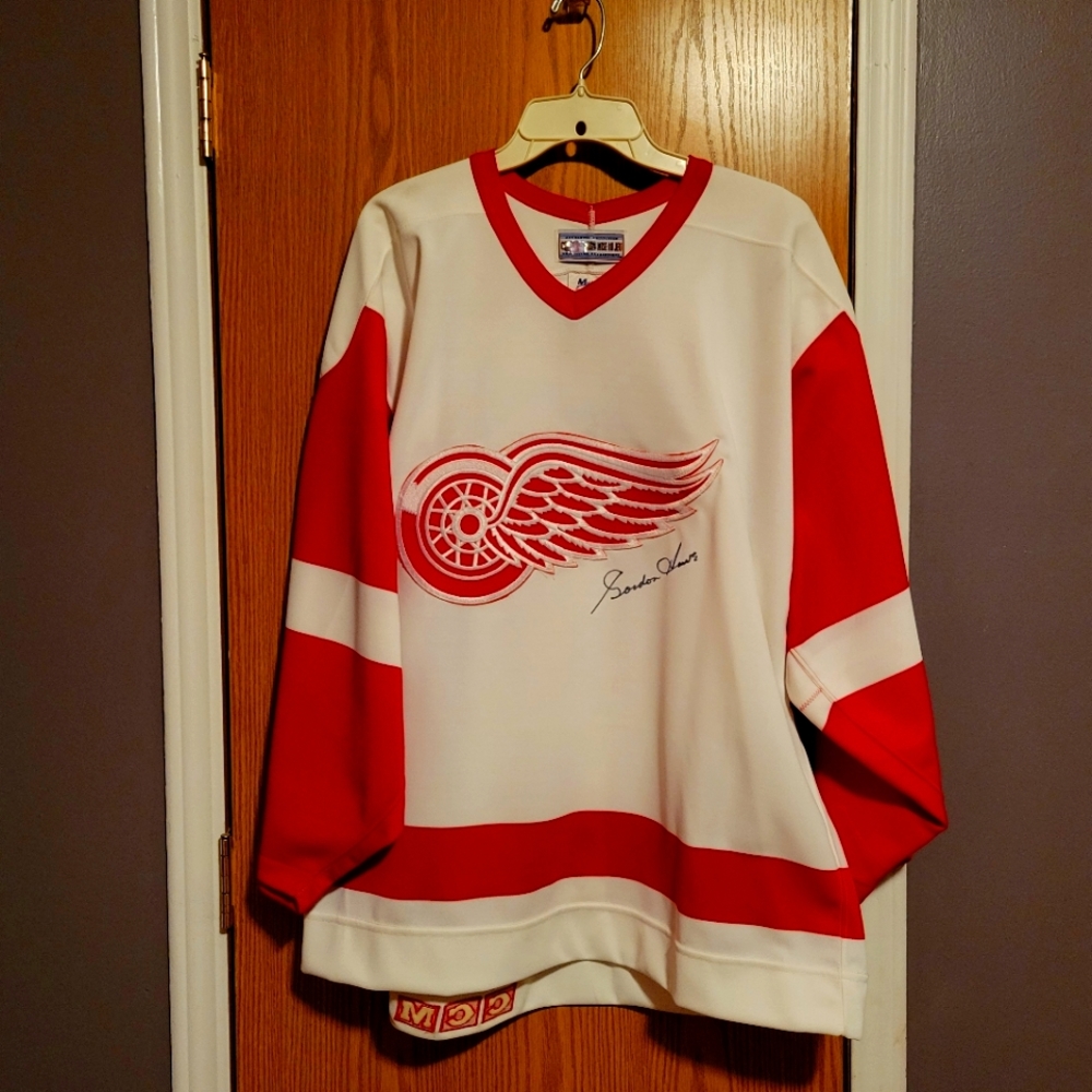 Signed Gordon Howe jersey